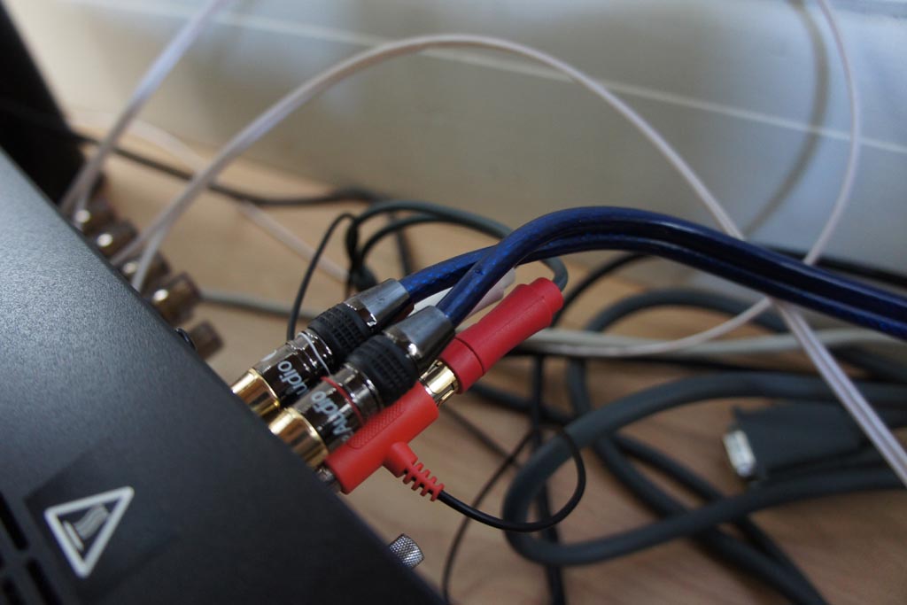 How to connect a PC to stereo amplifier and hifi speakers | A Tribe